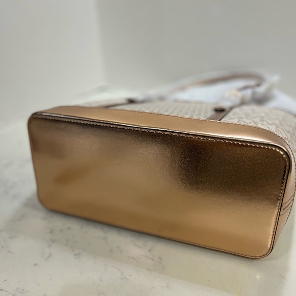 Michael Kors Cream and Gold Signature Tote - Picture 5 of 13